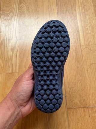 Botas Fútbol Kipsta Multitacos Niño, NUEVAS!