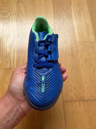 Botas Fútbol Kipsta Multitacos Niño, NUEVAS!
