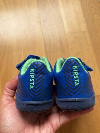 Botas Fútbol Kipsta Multitacos Niño, NUEVAS!