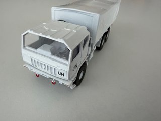 Maqueta Camión Iveco m250 ONU 1/72