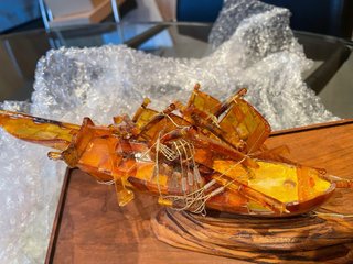 Barco de ámbar para restaurar