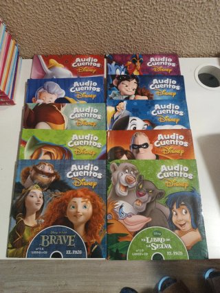 Lote de 20 librillos de películas Disney y Pixar