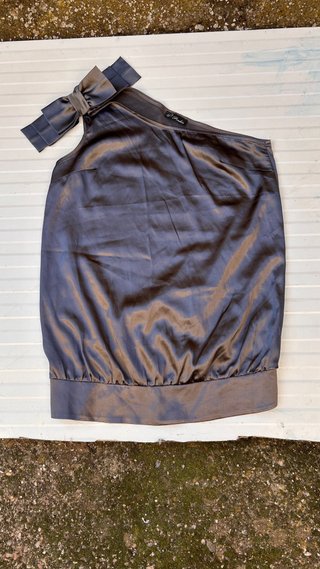 Blusa plateada talla L con lazo