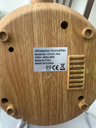 Humidificador ultrasonido madera y blanco