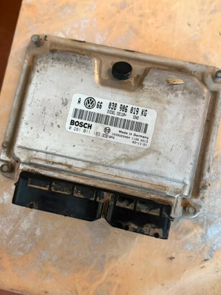 Centralita Bosch EDC15P+ VW 038 906 019 KG