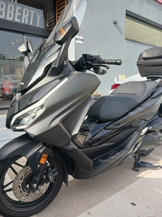 Honda Forza 350 Negra
