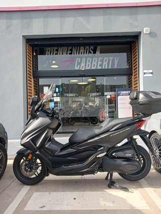 Honda Forza 350 Negra