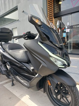 Honda Forza 350 Negra