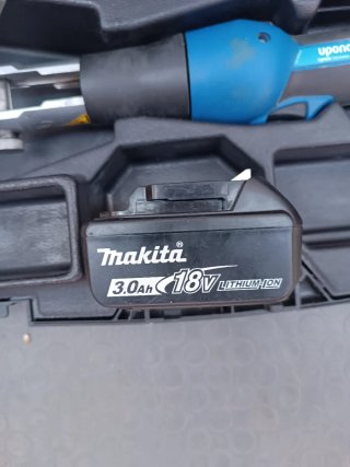 PRENSA MULTICAPA UPONOR