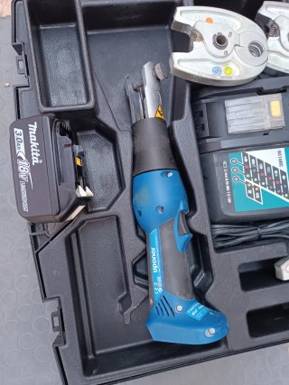 PRENSA MULTICAPA UPONOR