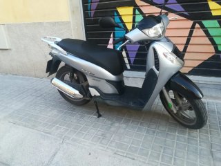 Honda SH 125i Scooter Plata/Negro