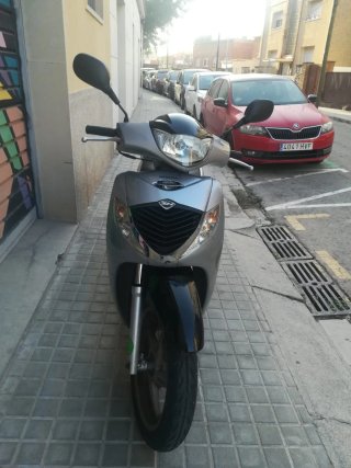 Honda SH 125i Scooter Plata/Negro