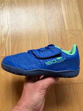 Botas Fútbol Kipsta Multitacos Niño, NUEVAS!