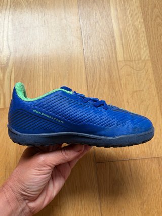 Botas Fútbol Kipsta Multitacos Niño, NUEVAS!