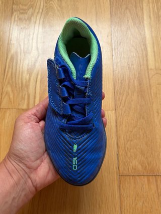 Botas Fútbol Kipsta Multitacos Niño, NUEVAS!