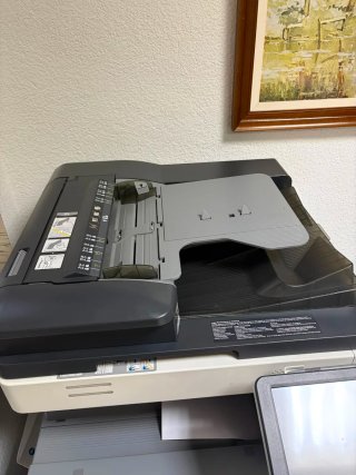 Konica Minolta Bizhub C220 Multifunción