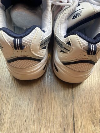 New Balance 530 Plata y Blanco