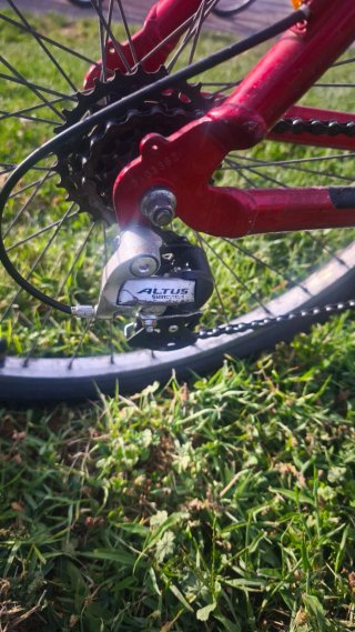 Bicicleta roja Grisley