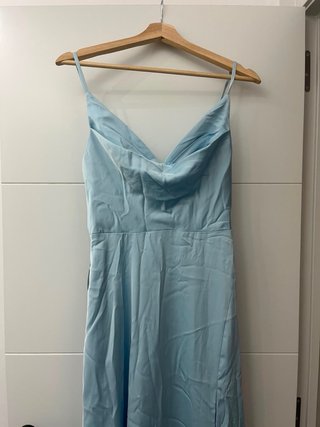 Vestido largo satén azul cielo Azazie sin estrenar