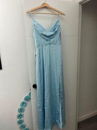 Vestido largo satén azul cielo Azazie sin estrenar