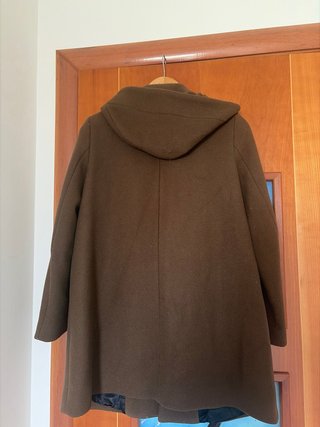 Abrigo Sandro Marrón con Detalles pelo