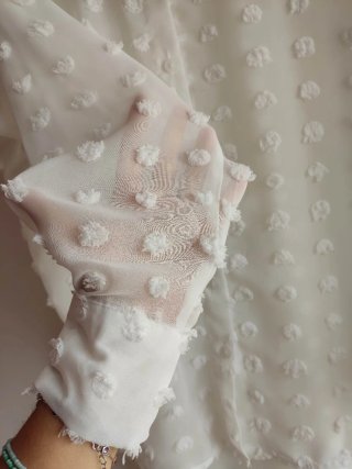 Camisa blanca semi transparente