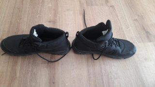 Botas de montaña negras talla 45