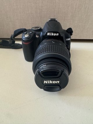 Nikon D3000 + 2 objetivos VR + mochila