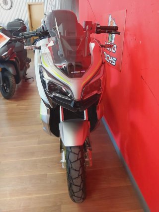 QJ Motor ATR 125 Crossover Scooter