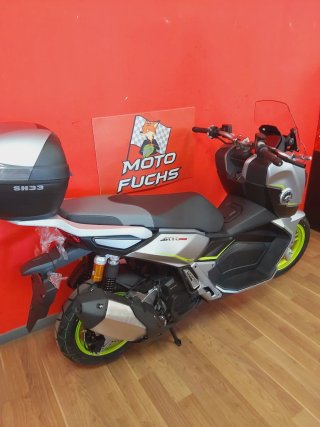 QJ Motor ATR 125 Crossover Scooter