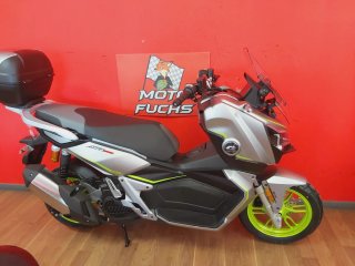 QJ Motor ATR 125 Crossover Scooter
