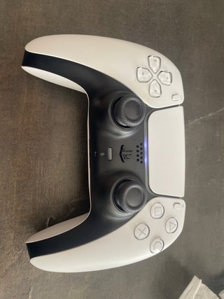 Controller PS5 con difetto joystick destro
