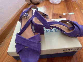 Sandalias MARYPAZ moradas talla 40