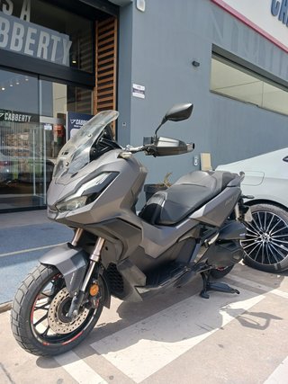 Honda ADV 350 Maxi Scooter Gris/Negro