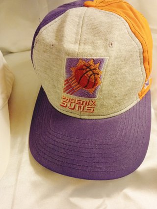 2 Cappelli GAP (nuovo) + NBA Phoenix Suns