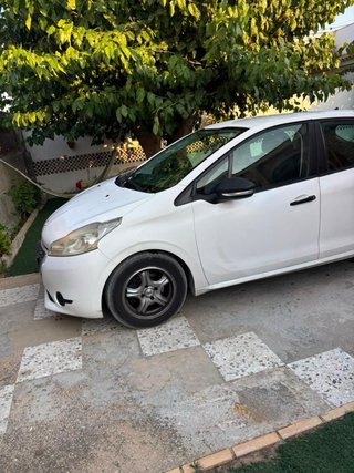 Peugeot 208 2014