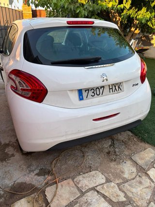 Peugeot 208 2014