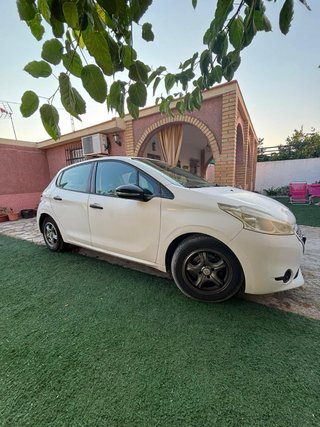 Peugeot 208 2014