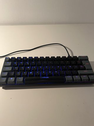 Teclado mecánico Trust GXT RGB compacto 60% – Como