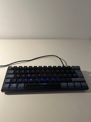 Teclado mecánico Trust GXT RGB compacto 60% – Como