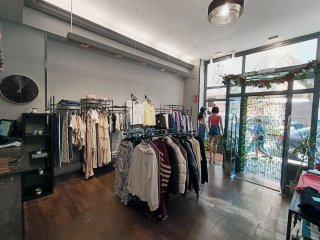 LIQUIDACIÓN TIENDA ROPA HOMBRE Y MUJER