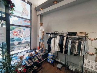 LIQUIDACIÓN TIENDA ROPA HOMBRE Y MUJER