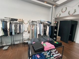 LIQUIDACIÓN TIENDA ROPA HOMBRE Y MUJER