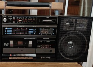 Radiocasete Sanyo C12