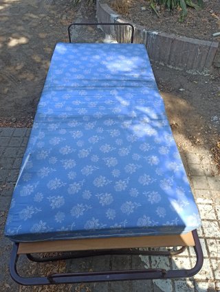 Cama Plegable Metálica con Madera