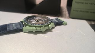 Omega x Swatch Speedmaster Earth orologio al quarzo