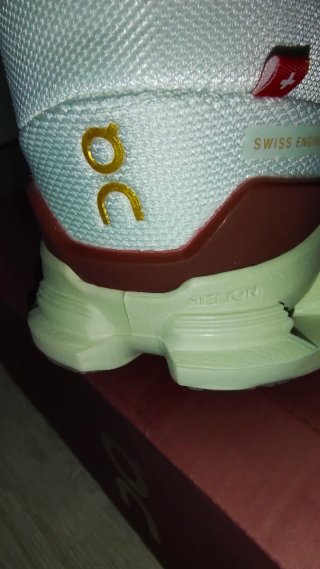 On Running Bambas Talla 44