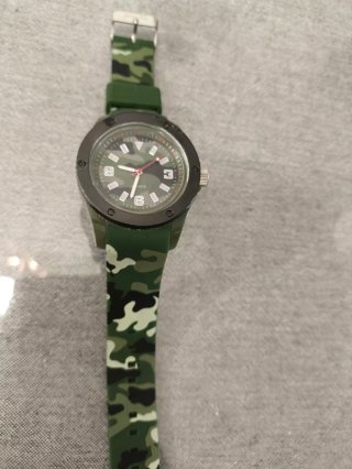 Orologio Yong Xin mimetico verde – Batteria nuova