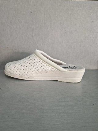 Zuecos de piel blancos talla 41 nuevos