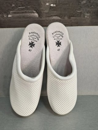 Zuecos de piel blancos talla 41 nuevos